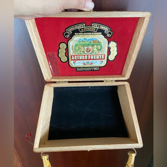 Converted Cigar Box Wooden Purse Marked “Work of Geraniums” - Picture 7 of 12